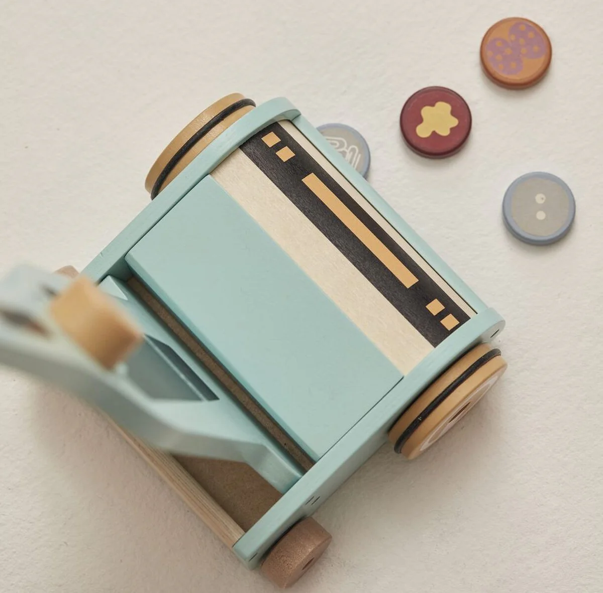 Kids Concept - Aspirateur en bois – Image 2