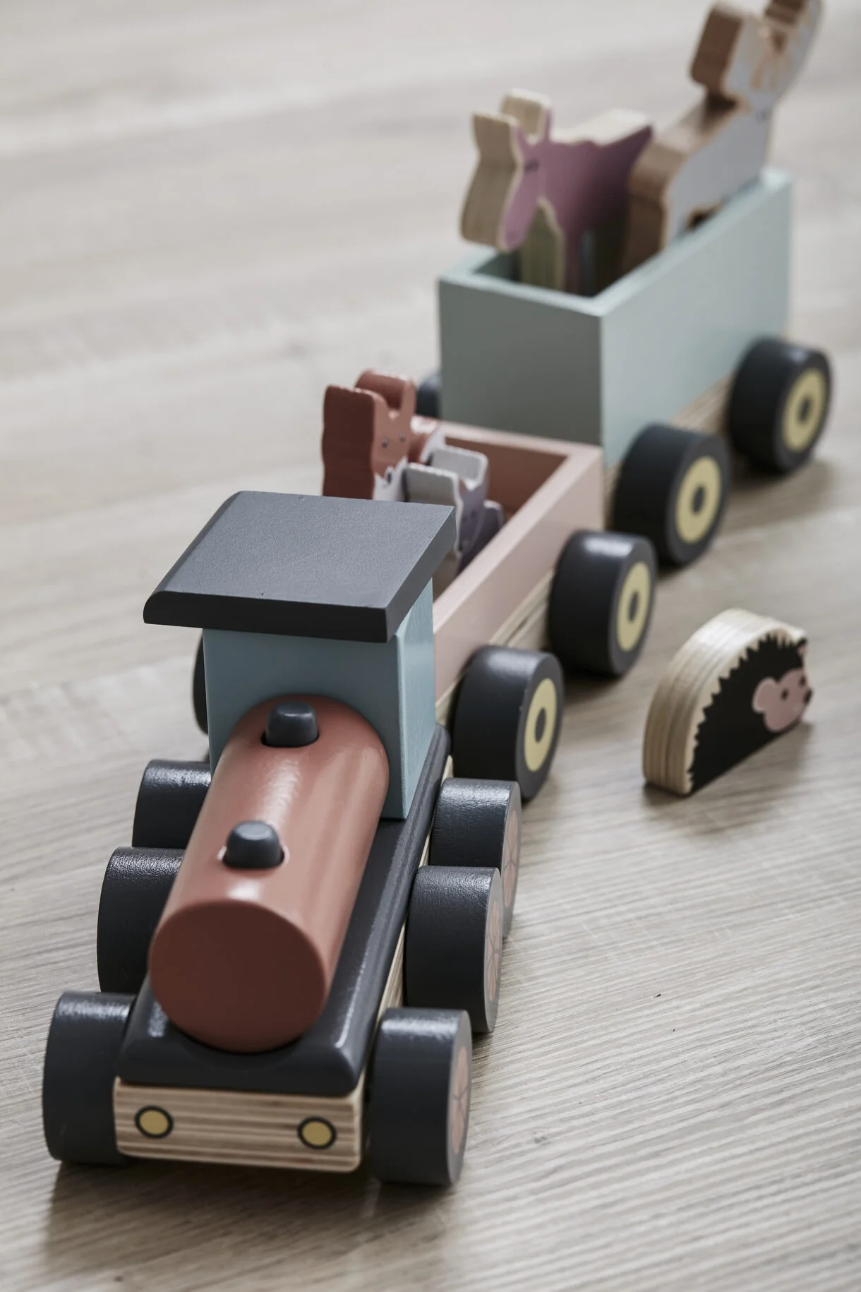 Kids Concept - Petit train Edvin avec des animaux – Image 3